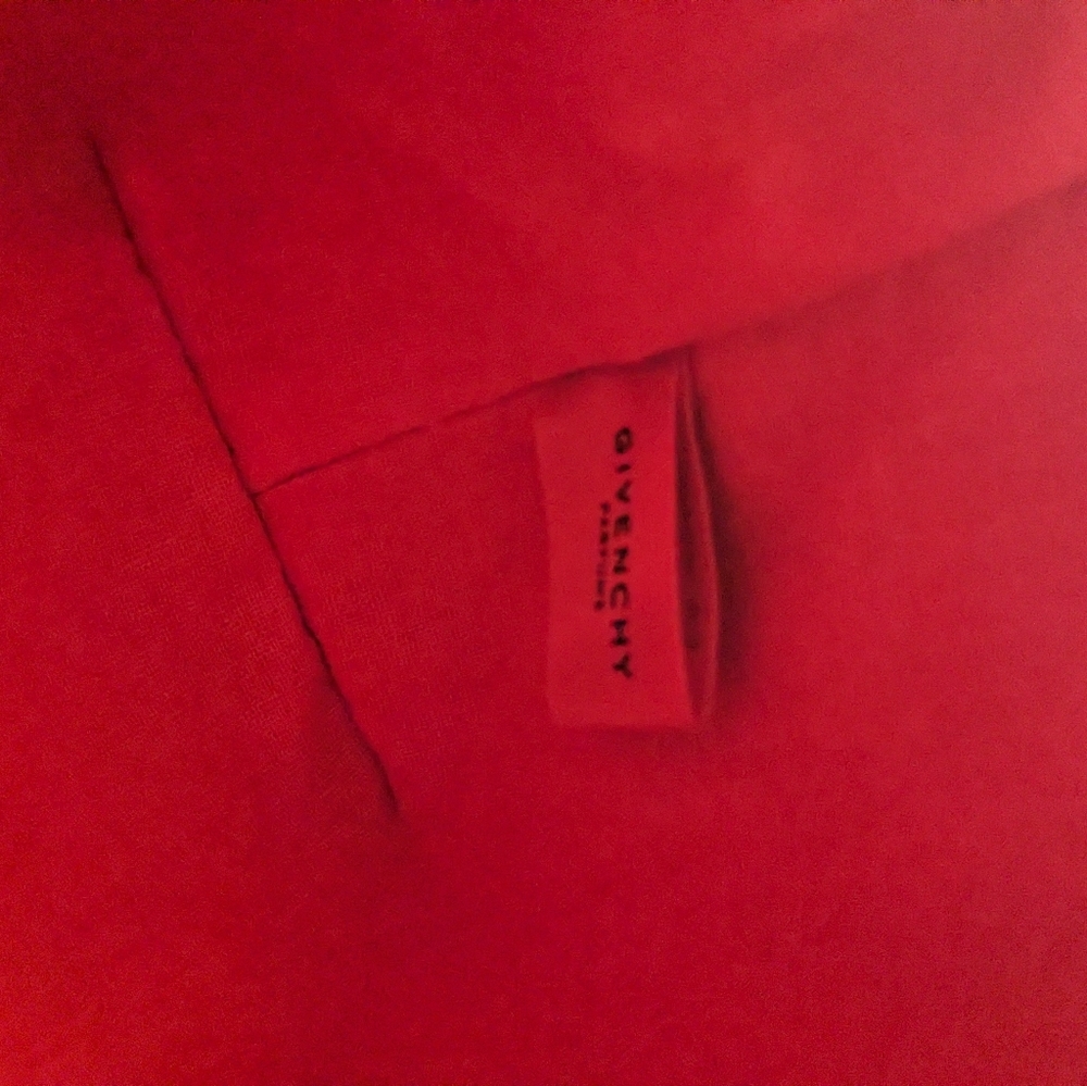 Givenchy - Picture 5 of 8